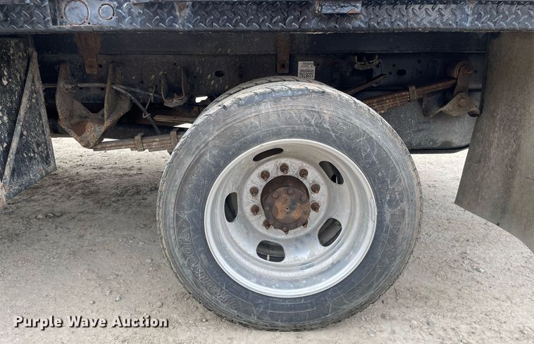 image for item MA9824 2015 Dodge Ram 5500  Crew Cab flatbed truck