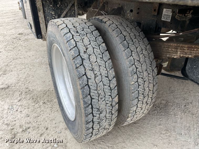 image for item MA9824 2015 Dodge Ram 5500  Crew Cab flatbed truck