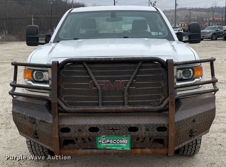 image for item MA9825 2017 GMC Sierra 2500HD  Crew Cab pickup truck