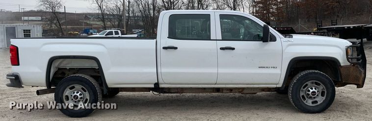 image for item MA9825 2017 GMC Sierra 2500HD  Crew Cab pickup truck