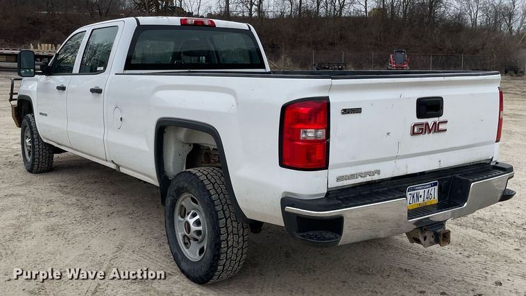 image for item MA9825 2017 GMC Sierra 2500HD  Crew Cab pickup truck