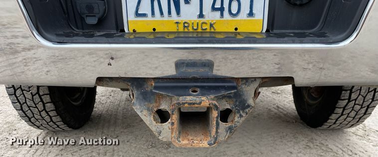 image for item MA9825 2017 GMC Sierra 2500HD  Crew Cab pickup truck