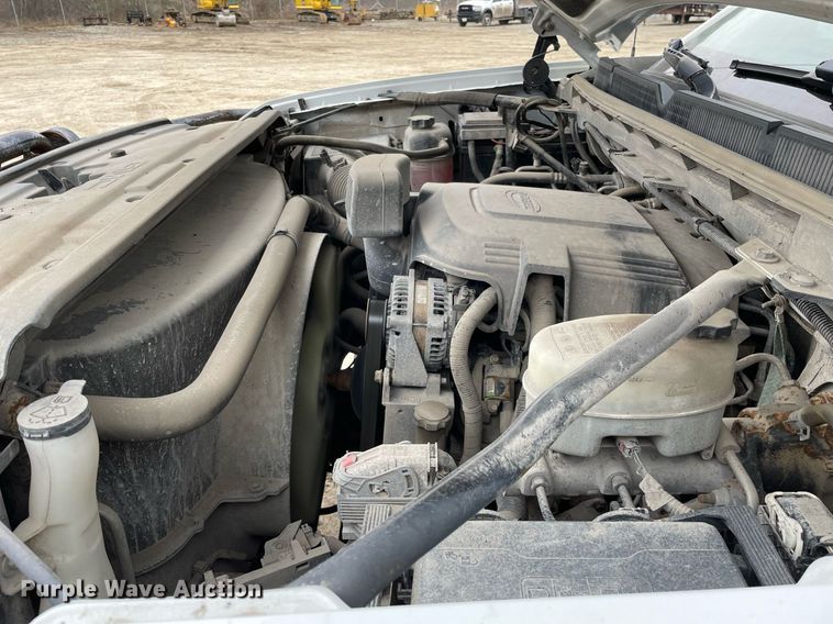 image for item MA9825 2017 GMC Sierra 2500HD  Crew Cab pickup truck