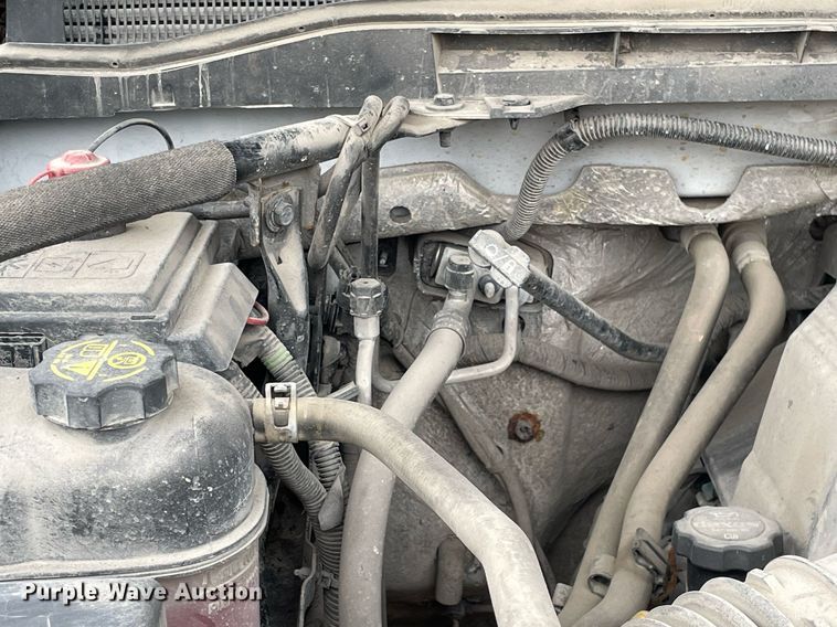 image for item MA9825 2017 GMC Sierra 2500HD  Crew Cab pickup truck