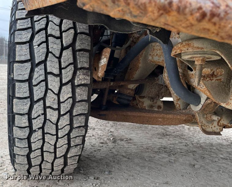 image for item MA9825 2017 GMC Sierra 2500HD  Crew Cab pickup truck