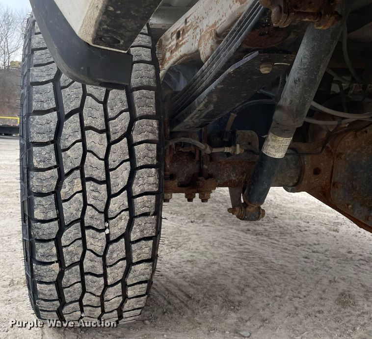 image for item MA9825 2017 GMC Sierra 2500HD  Crew Cab pickup truck