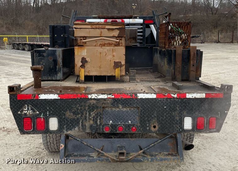 image for item MA9826 2018 GMC Sierra 2500HD  Crew Cab utility bed pickup truck