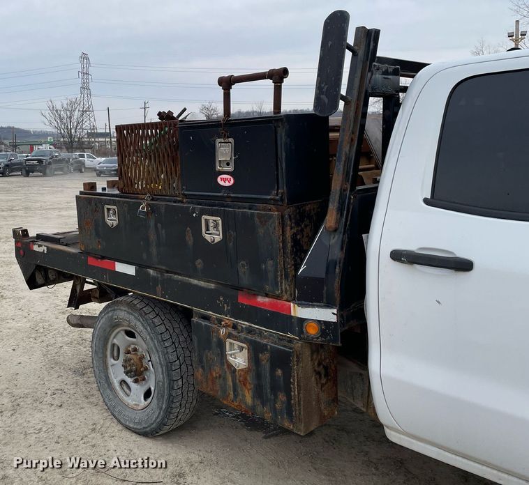 image for item MA9826 2018 GMC Sierra 2500HD  Crew Cab utility bed pickup truck