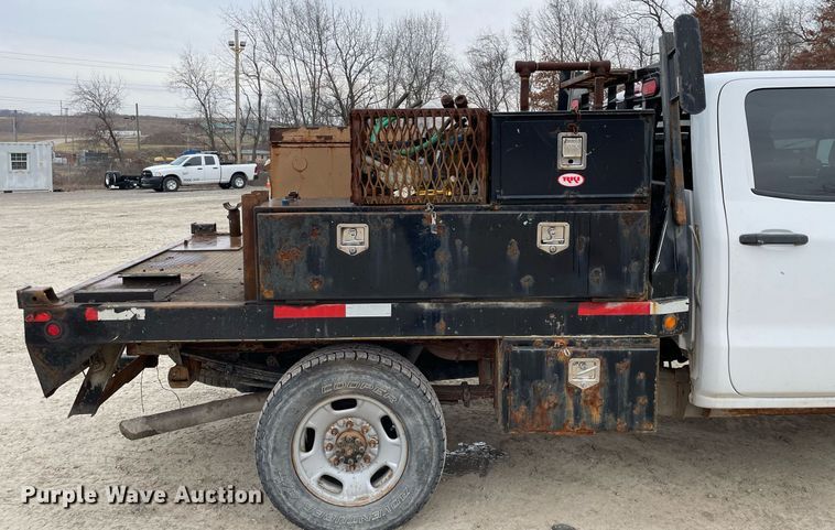 image for item MA9826 2018 GMC Sierra 2500HD  Crew Cab utility bed pickup truck