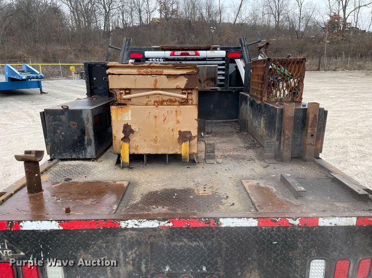 image for item MA9826 2018 GMC Sierra 2500HD  Crew Cab utility bed pickup truck