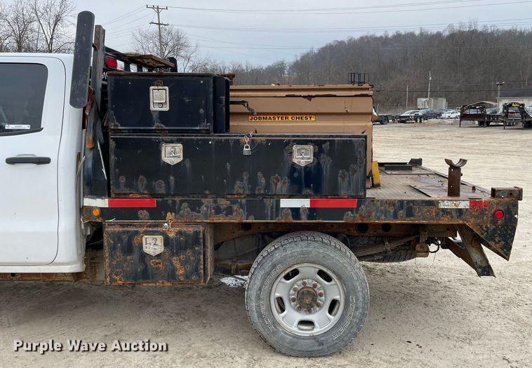 image for item MA9826 2018 GMC Sierra 2500HD  Crew Cab utility bed pickup truck