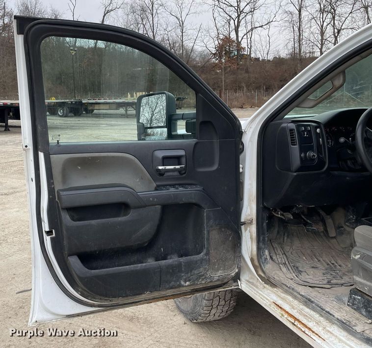 image for item MA9826 2018 GMC Sierra 2500HD  Crew Cab utility bed pickup truck