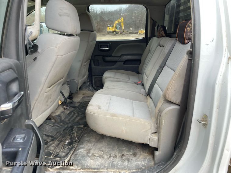 image for item MA9826 2018 GMC Sierra 2500HD  Crew Cab utility bed pickup truck