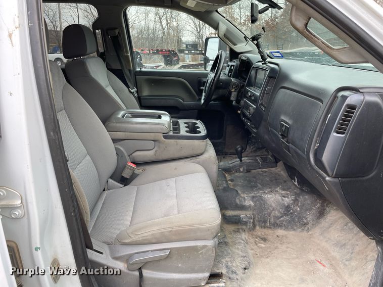 image for item MA9826 2018 GMC Sierra 2500HD  Crew Cab utility bed pickup truck