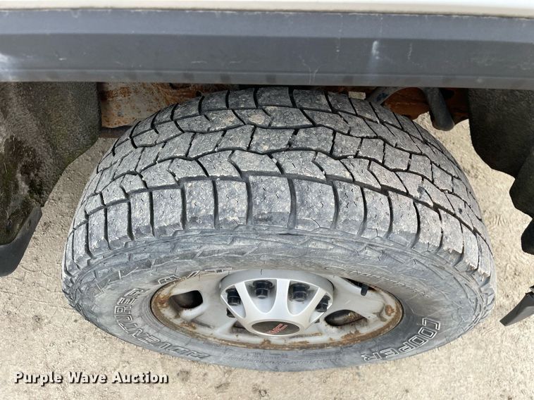 image for item MA9826 2018 GMC Sierra 2500HD  Crew Cab utility bed pickup truck