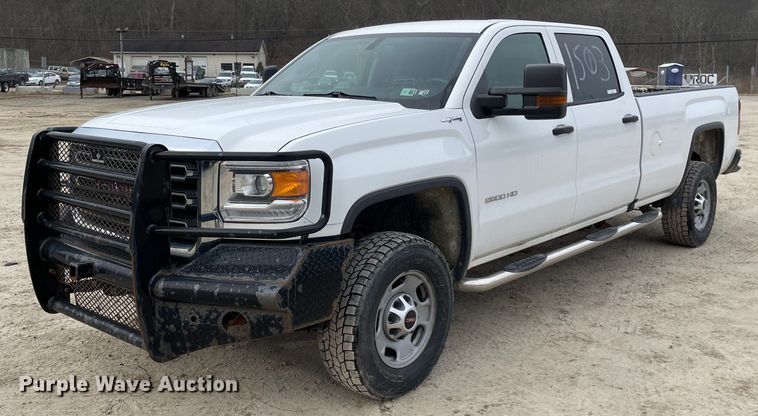 image for item MA9827 2017 GMC Sierra 2500HD  Crew Cab pickup truck