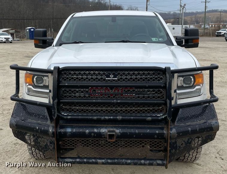 image for item MA9827 2017 GMC Sierra 2500HD  Crew Cab pickup truck