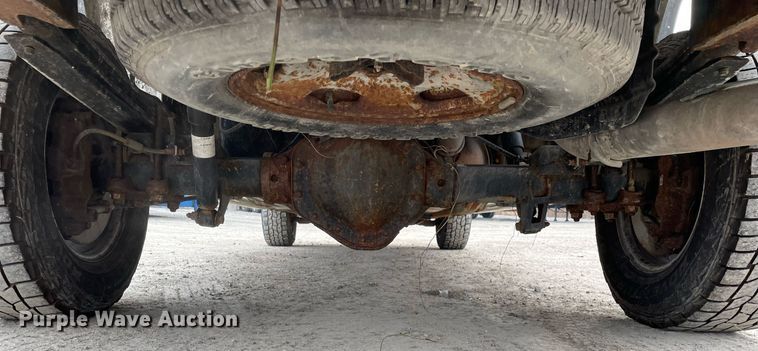 image for item MA9827 2017 GMC Sierra 2500HD  Crew Cab pickup truck