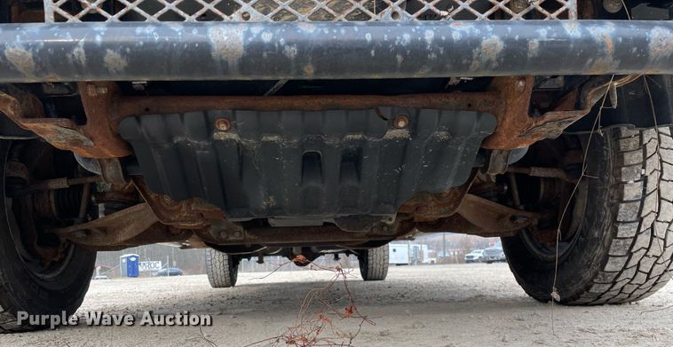 image for item MA9827 2017 GMC Sierra 2500HD  Crew Cab pickup truck