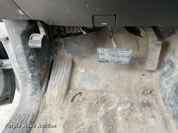 image for item MA9827 2017 GMC Sierra 2500HD  Crew Cab pickup truck