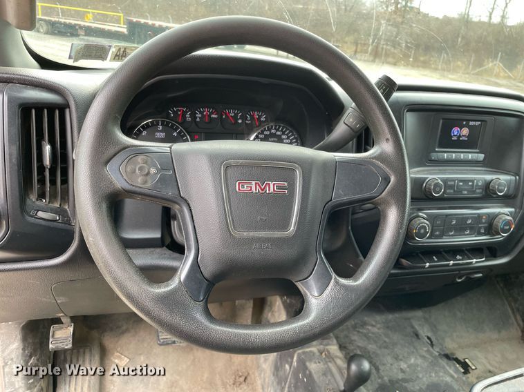 image for item MA9827 2017 GMC Sierra 2500HD  Crew Cab pickup truck