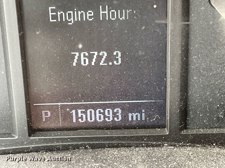 image for item MA9827 2017 GMC Sierra 2500HD  Crew Cab pickup truck