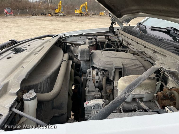 image for item MA9827 2017 GMC Sierra 2500HD  Crew Cab pickup truck