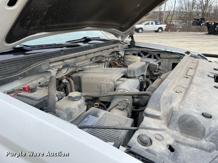 image for item MA9827 2017 GMC Sierra 2500HD  Crew Cab pickup truck