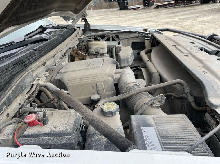 image for item MA9827 2017 GMC Sierra 2500HD  Crew Cab pickup truck