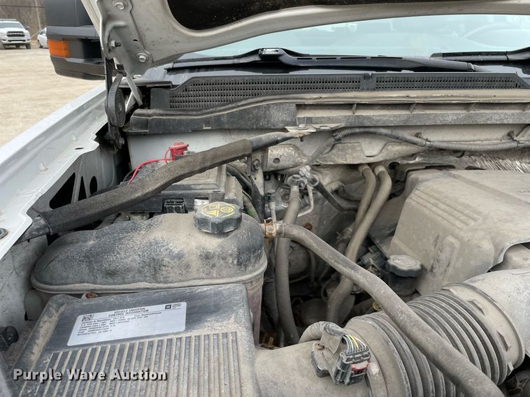 image for item MA9827 2017 GMC Sierra 2500HD  Crew Cab pickup truck