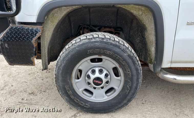 image for item MA9827 2017 GMC Sierra 2500HD  Crew Cab pickup truck