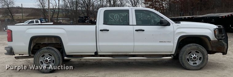 image for item MA9828 2017 GMC Sierra 2500HD  Crew Cab pickup truck