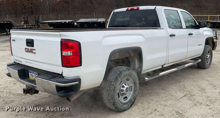 image for item MA9828 2017 GMC Sierra 2500HD  Crew Cab pickup truck