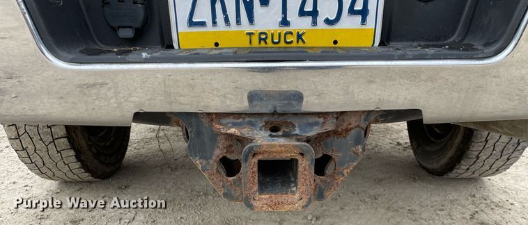 image for item MA9828 2017 GMC Sierra 2500HD  Crew Cab pickup truck