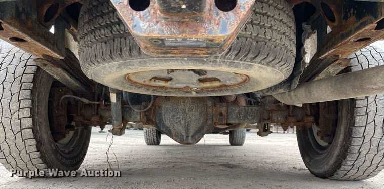 image for item MA9828 2017 GMC Sierra 2500HD  Crew Cab pickup truck