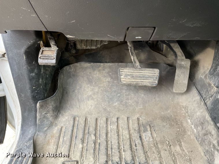 image for item MA9828 2017 GMC Sierra 2500HD  Crew Cab pickup truck