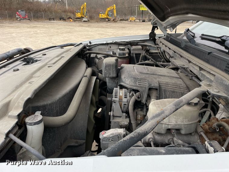 image for item MA9828 2017 GMC Sierra 2500HD  Crew Cab pickup truck