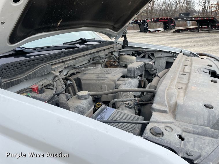 image for item MA9828 2017 GMC Sierra 2500HD  Crew Cab pickup truck