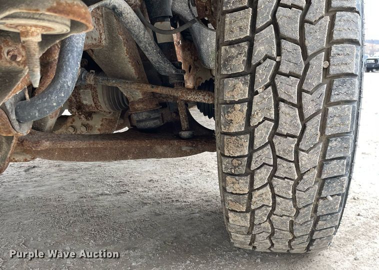 image for item MA9828 2017 GMC Sierra 2500HD  Crew Cab pickup truck