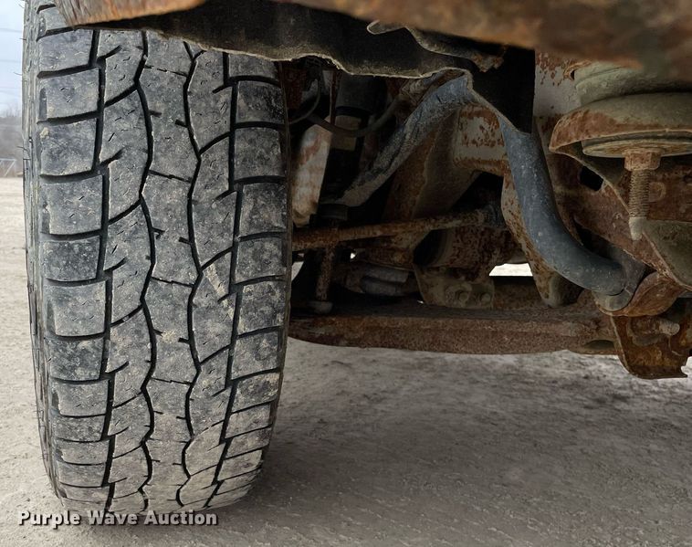 image for item MA9828 2017 GMC Sierra 2500HD  Crew Cab pickup truck