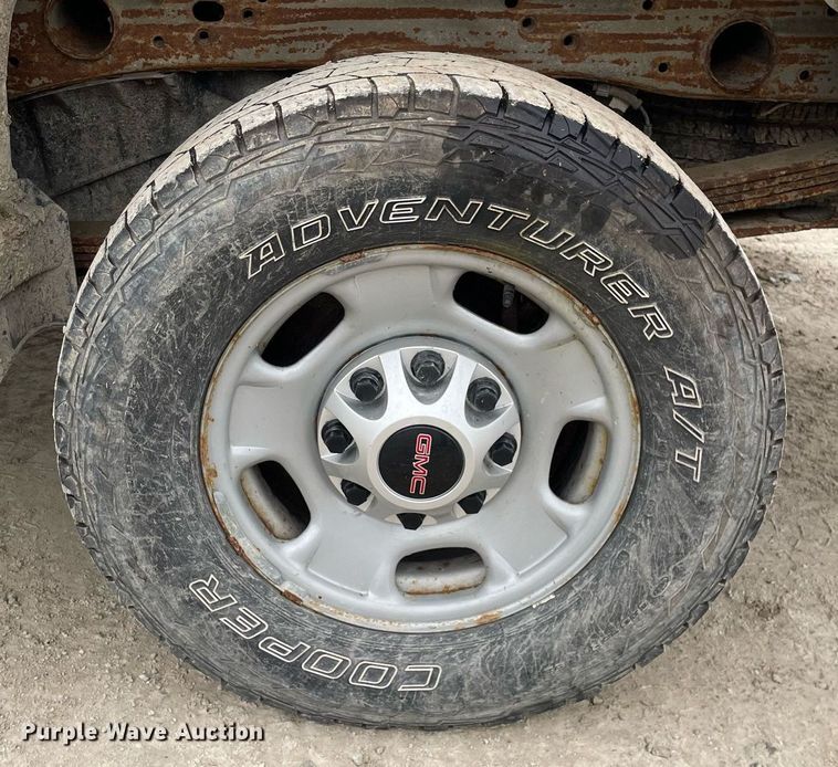 image for item MA9828 2017 GMC Sierra 2500HD  Crew Cab pickup truck