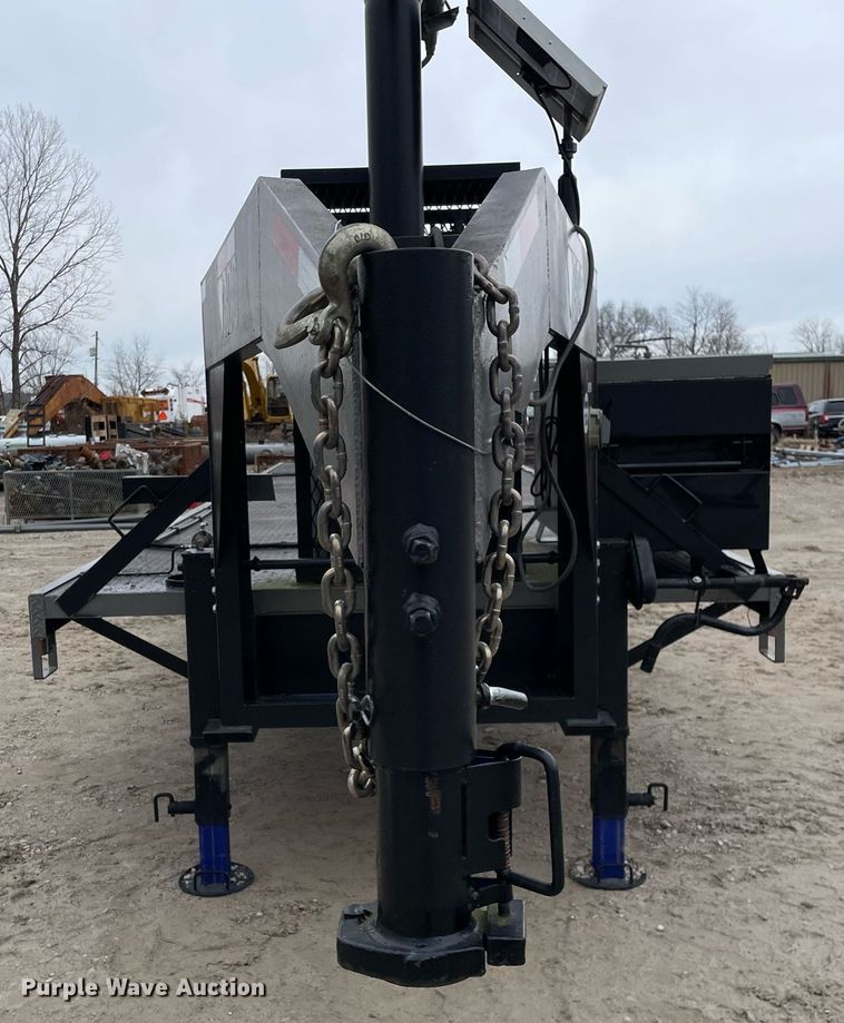 image for item MA9841 2014 Gooseneck  flare stack trailer