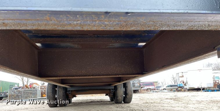 image for item MA9841 2014 Gooseneck  flare stack trailer