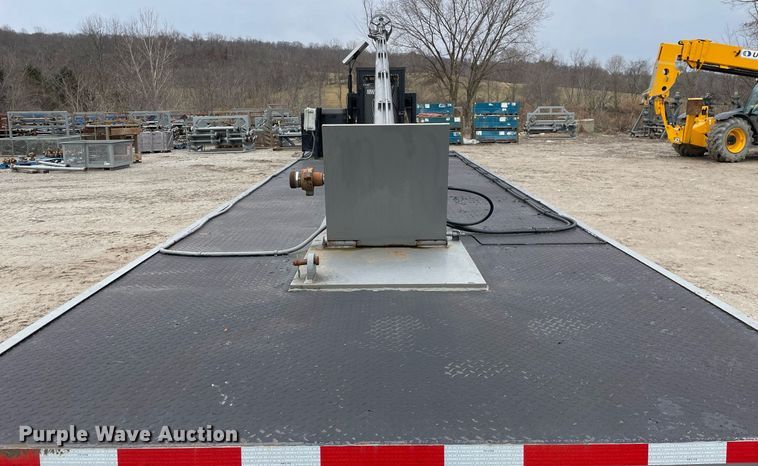 image for item MA9841 2014 Gooseneck  flare stack trailer