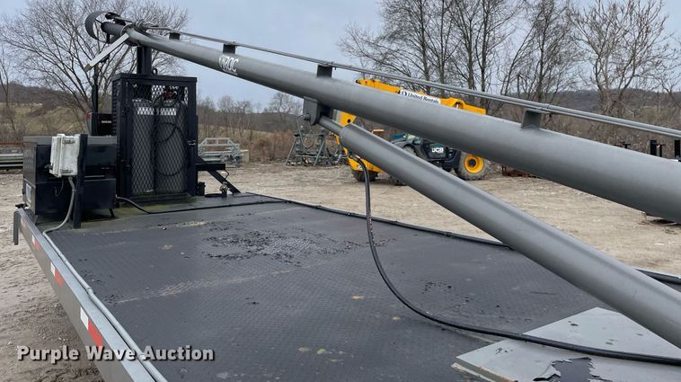 image for item MA9841 2014 Gooseneck  flare stack trailer