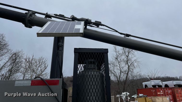 image for item MA9841 2014 Gooseneck  flare stack trailer