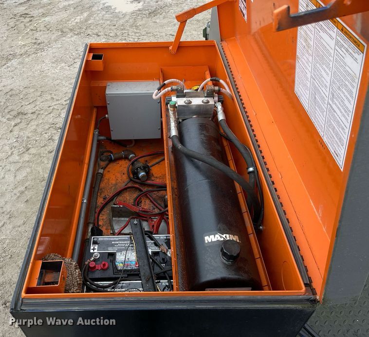 image for item MA9841 2014 Gooseneck  flare stack trailer