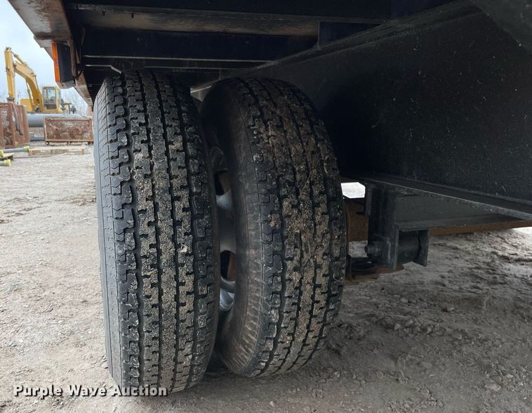 image for item MA9841 2014 Gooseneck  flare stack trailer