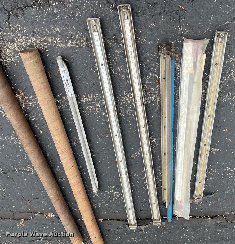 image for item MA9853 (5) manometers