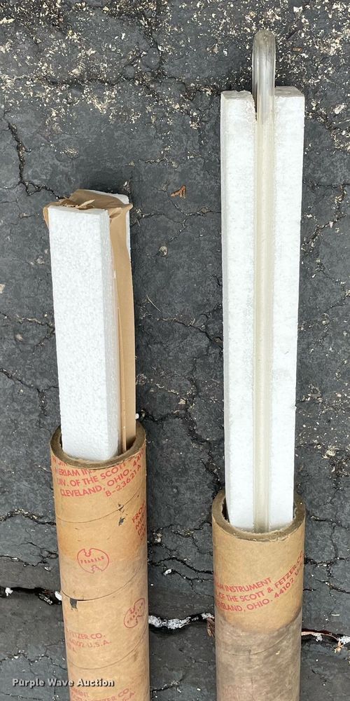 image for item MA9853 (5) manometers